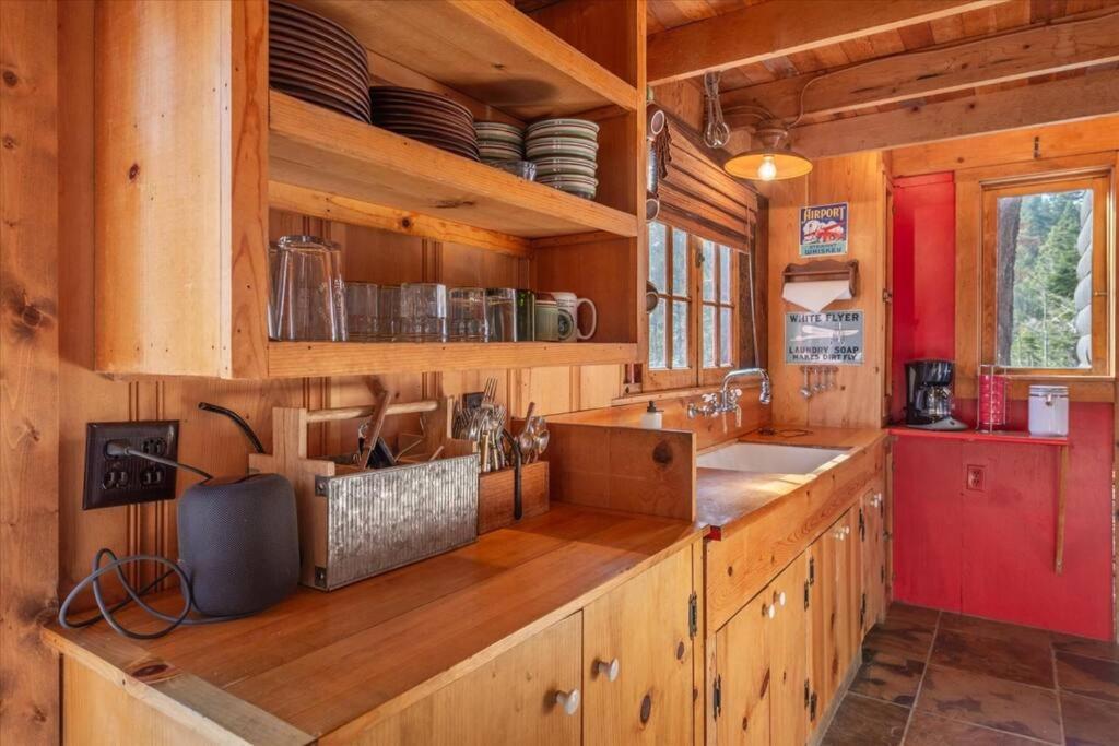 Coziest Cabin In Tahoe W Stone Fireplace Comfy Beds Close To Slopes & Lake Carnelian Bay Kültér fotó