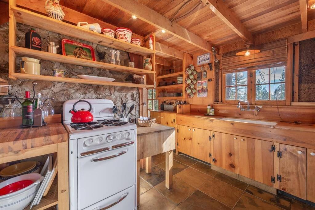 Coziest Cabin In Tahoe W Stone Fireplace Comfy Beds Close To Slopes & Lake Carnelian Bay Kültér fotó