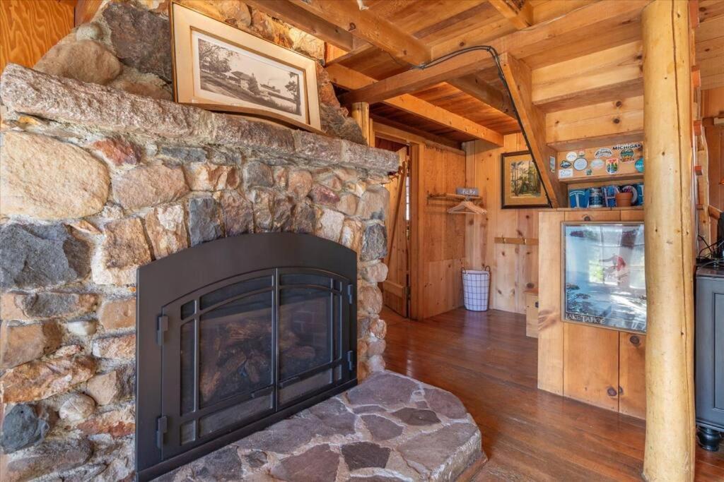 Coziest Cabin In Tahoe W Stone Fireplace Comfy Beds Close To Slopes & Lake Carnelian Bay Kültér fotó
