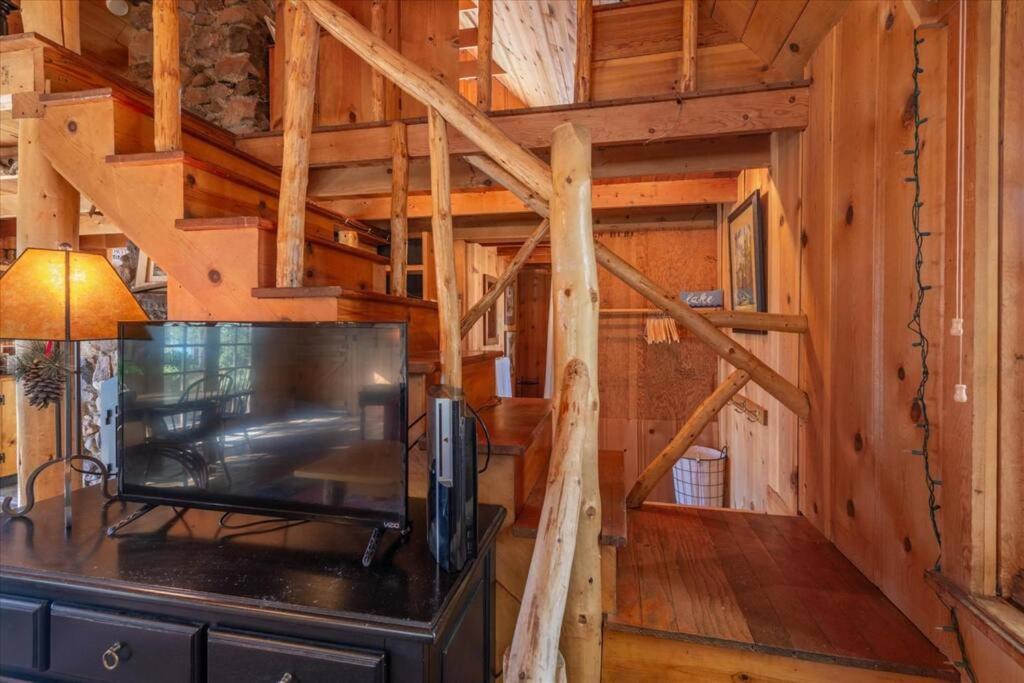 Coziest Cabin In Tahoe W Stone Fireplace Comfy Beds Close To Slopes & Lake Carnelian Bay Kültér fotó